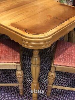 1945 Monterey Style Oak Table & 4 Chairs Hand-Stenciled Art Deco Florals 34 X 48