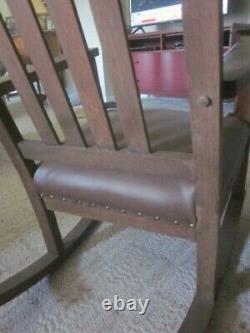 ANTIQUE OAK MISSION ROCKING CHAIR EARLY 1900s ARTS & CRAFTS MOVEMENT