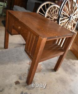 Antique Arts & Crafts Mission Style Oak Kneehole Desk