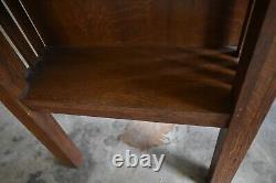 Antique Arts & Crafts Mission Style Oak Kneehole Desk