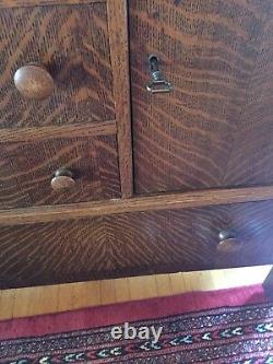 Antique Arts and Crafts Mission Style Tiger Oak Sideboard/Buffet