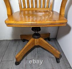 Antique Quartersawn Oak Wood Banker Lawyer Swivel/Rolling Office Arm Chair