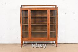 Antique Stickley Brothers Style Mission Oak Arts and Crafts Bookcase, Circa 1900