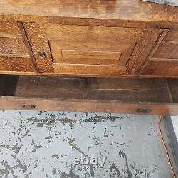 Gorgeous Antique Solid Quarter Sawn Oak Sideboard Buffet(Mission Period)For Sale
