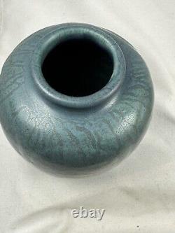 Hampshire Pottery Peacock Glaze Arts n Crafts Paneled Vase Mission Oak Robertson