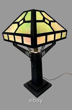 Mission Arts & Crafts Style Metal Framed Slag Glass Table Lamp w Oak Base