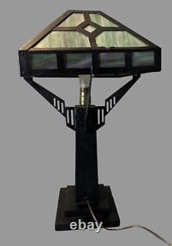 Mission Arts & Crafts Style Metal Framed Slag Glass Table Lamp w Oak Base