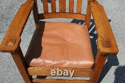 Mission/Arts and Crafts Style Tiger Oak Padded Leather Living Room Chair