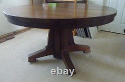 Russell Antique Mission Arts and Craft Oak Round Dining-Room Table