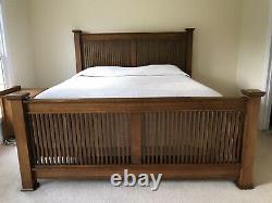 Stickley Bedroom Set King Prairie Bed, Dresser & Two Nightstands Brown Oak
