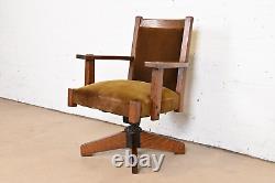 Stickley Brothers Mission Oak Arts & Crafts Executive Swivel Desk Chair, 1900