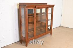 Stickley Brothers Mission Oak Arts and Crafts Bookcase, Circa 1900