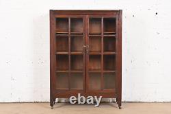 Stickley Brothers Style Mission Oak Arts and Crafts Bookcase, Circa 1900
