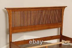 Stickley Mission Collection Oak Queen Size Spindle Bed