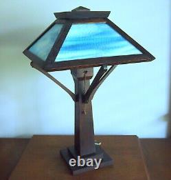 Stunning Antique Arts & Crafts Oak & Blue Slag Glass Mission Table Reading Lamp